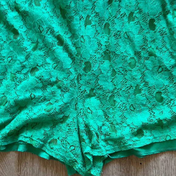 Maude Medium Green Lace Romper - Picture 4 of 10